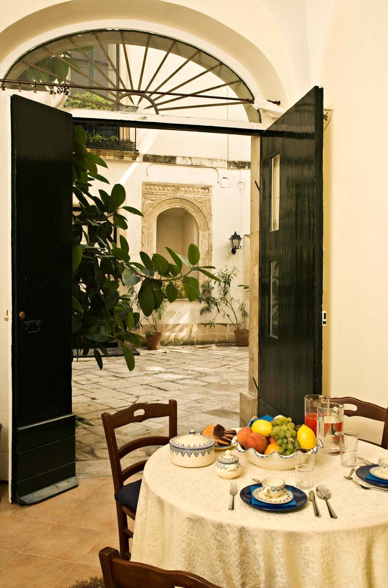 Palazzo Bernardini Apartment Lecce Exterior photo